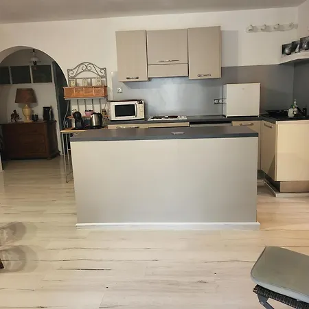 Calme, Authentique Et Spacieux Au Pied Du Gr20 Apartman *